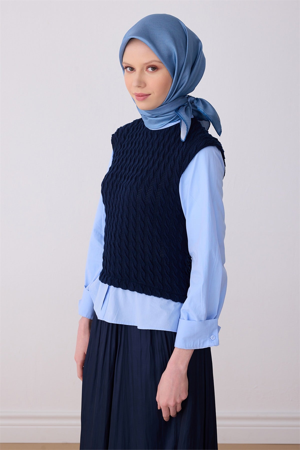 26Y-BE-4305 81-1.jpg 81